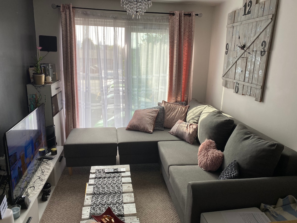 Cosy bedroom with wonderful atmosphere Flats for Rent in Salford