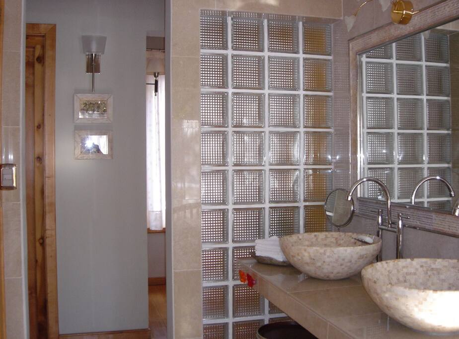 Ingreso al ante baño.