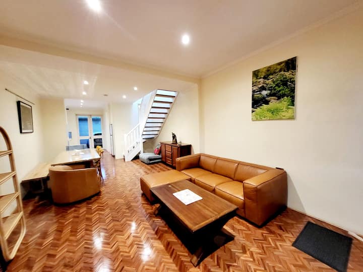 Chippendale: Large 3 Bedroom Home Plus Garage - マンリー・カウンシル