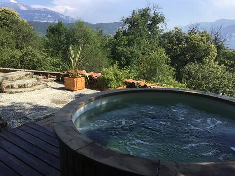 THE CHALET DE LOUIS-CHARLES