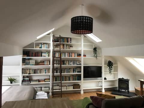 Popular Airbnb listing: Light-filled , self-contained loft with en-suite. in Manchester