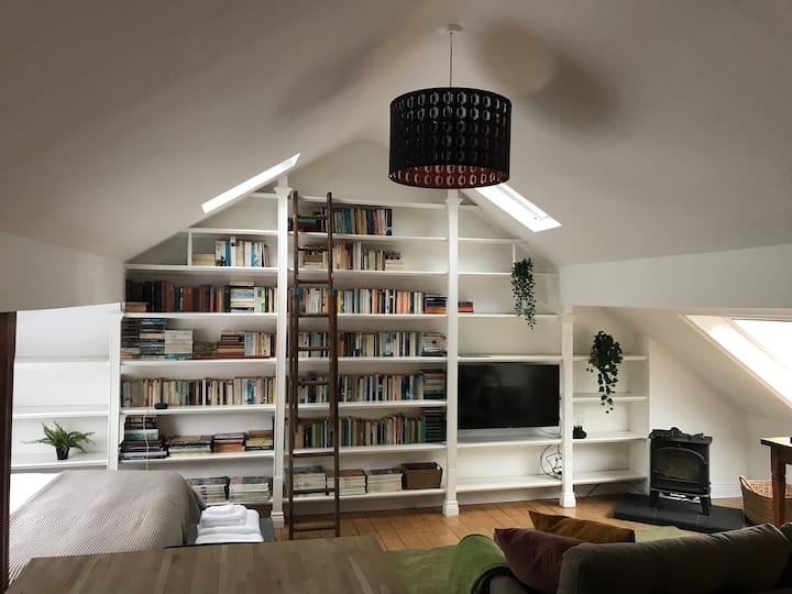 Light-filled , self-contained loft with en-suite.