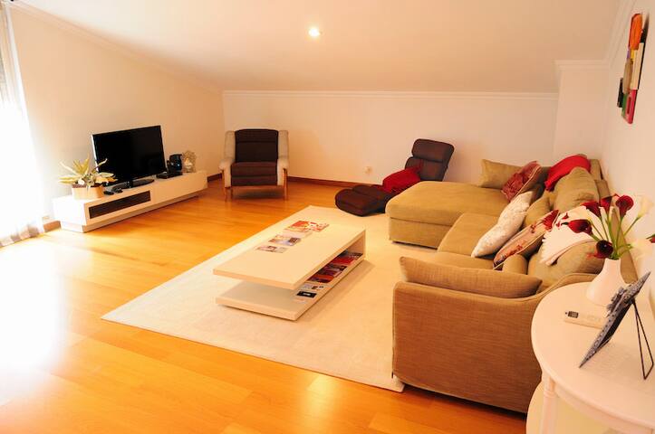 Rooftop 3 bedroom Apartment w/ terrace gallery image 2