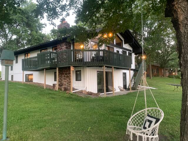 Spectacular Locke Lake Home in Monticello, MN! gallery image 2