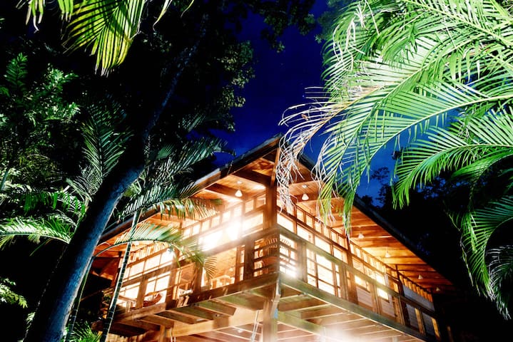 Casa Sabura, Charming Tropical Retreat