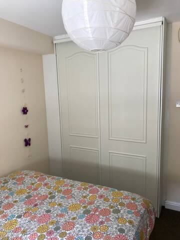 LONDON Fantastic Two Bedroom Flat for 4 people ! gallery image 5