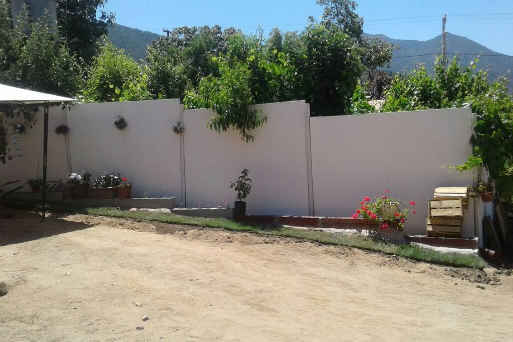 Un frente del terreno tiene 2000 metros cuadrados
