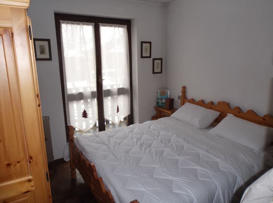 Master bedroom with mountains handcrafted furnitures