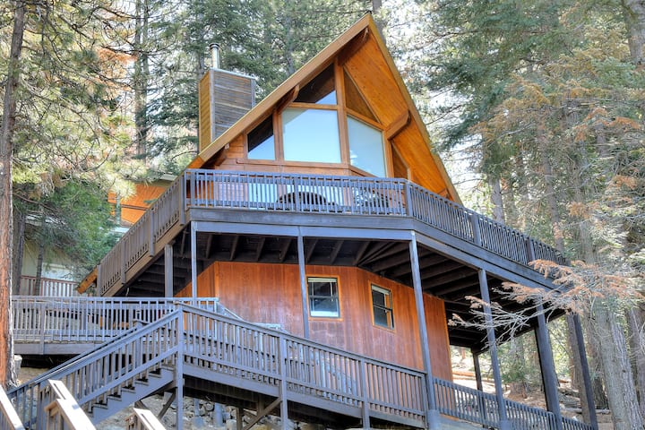 Tree Tops Cabin, excellent views!