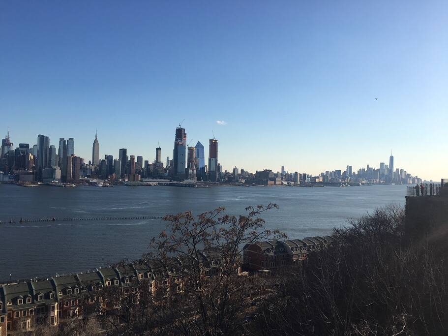 VIEW OF THE CITY FROM THE APARTMENT