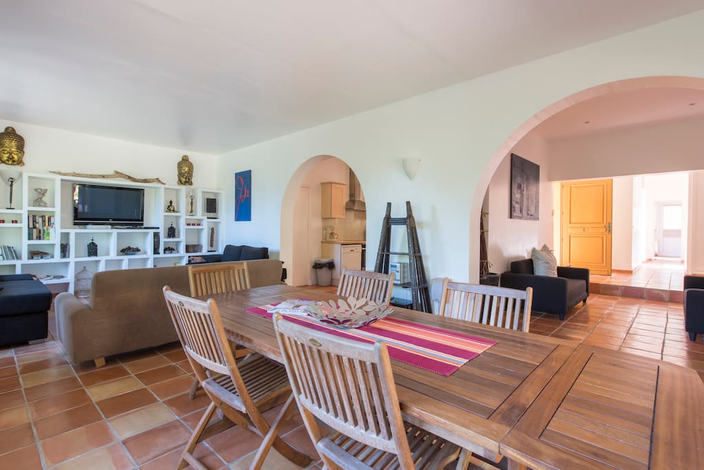 LIVING & DINING ROOM