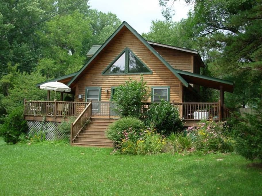 Pet Friendly Log Cabin with Hot Tub - Cabins for Rent in ...