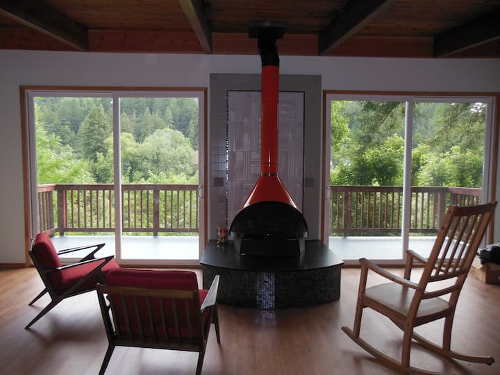  Preway 1960 vintage fireplace and oversize sliding doors to  bring in the outdoors 