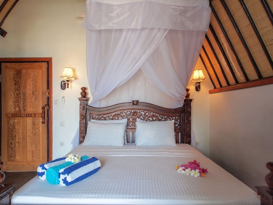big bed for your comportable and enjoy the sunset from your bed