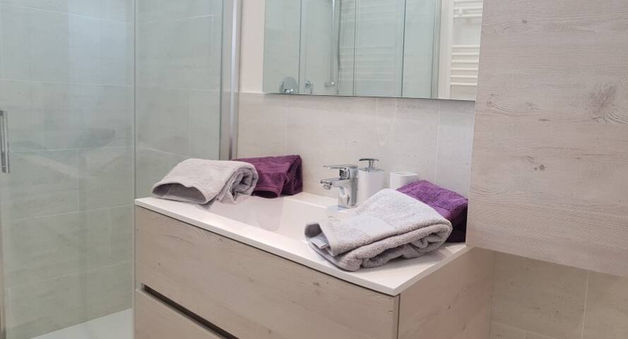 CA SAN LUCA FLATS 2ND FLOOR gallery image 5