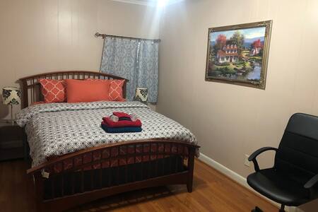 Amazing room;Mins to EWR/Rutgers/Penn Station/Prud