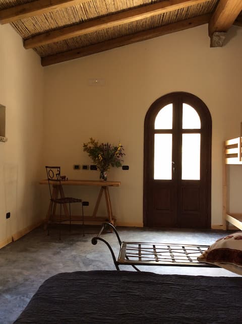 Country & Pool, 15 min from sea: Isole di Pietra1