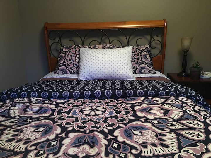 Bedroom 2-queen size bed 