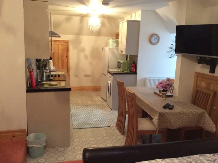 The Crows Nest  A Little Bit Of Luxury By The Sea. - Borth