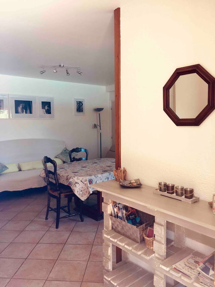 Appartement 3 Pièces Dans Maison En Rez-de-jardin - Grasse
