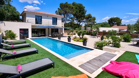 Propriété Airbnb réussie: Large, comfortable, air-conditioned contemporary villa à Villeneuve Lès Avignon