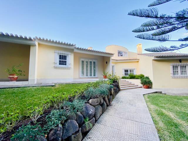 Charming Villa 4 Suites with private Pool & Garden gallery image 2