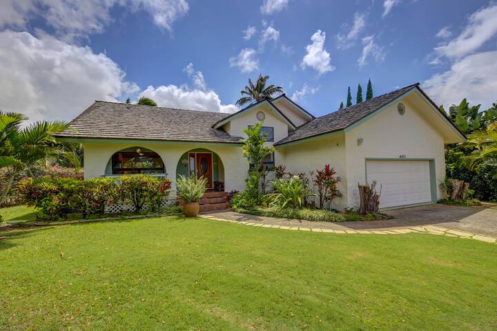 Perfect for Families! w/ Tree House and Trampoline