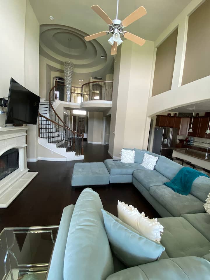 The Great Escape With Pool; 10 Min From Houston - Lake Eden, Pearland