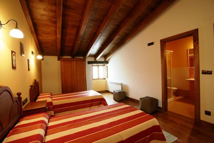 Habitación en Apartamento para 4 personas con 2 habitaciones