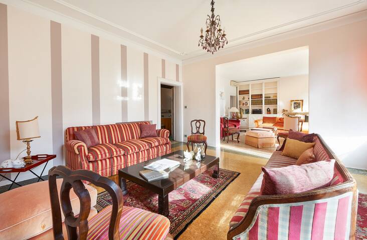 Ca’ Fenice charming apartment in San Marco gallery image 2