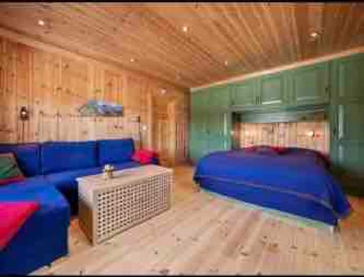 Double bed sa annex. Puwedeng ipagamit para sa isa pang matutuluyan.