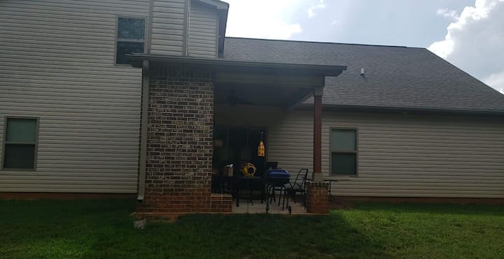 Beautiful 4 Bedroom Family Home 3 Baths - High Falls State Park, Jackson