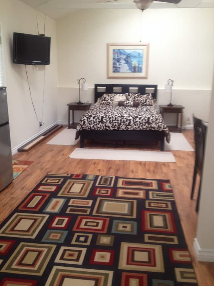 Private Studio In A Desirable Area - Culver City