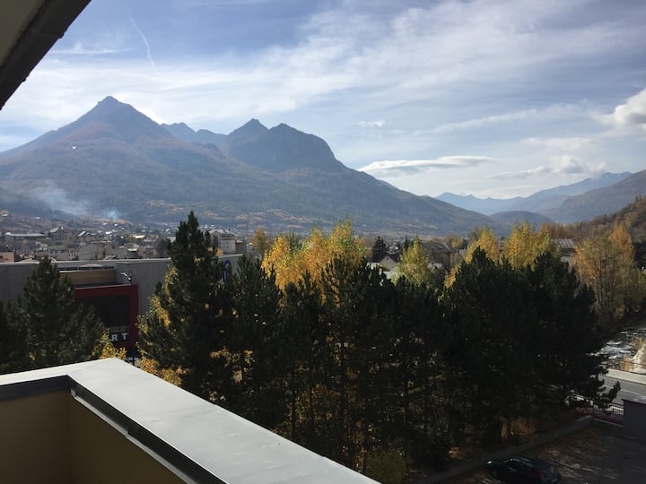 Evitez Les Bouchons Louez Du Vendredi Au Vendredi - Briançon