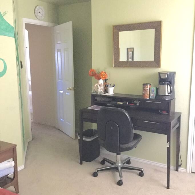 Small Desk, Coffee maker