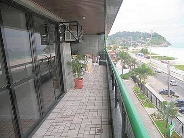 Pepê – Vista incrível na praia da Barra 4 quartos gallery image 3