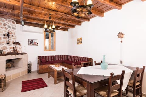 Top Airbnb: Aradena Traditional Houses 2 in Δήμος Σφακίων