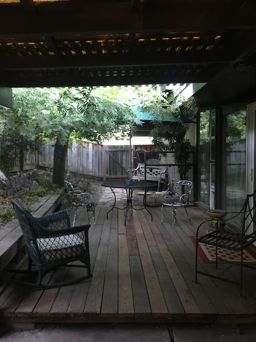 Garden area private and fenced in