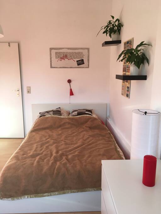 Bett im Gästezimmer (1,40)