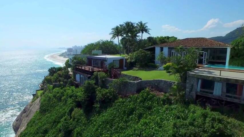 Luxury Oceanfront Cliffside Estate gallery image 2