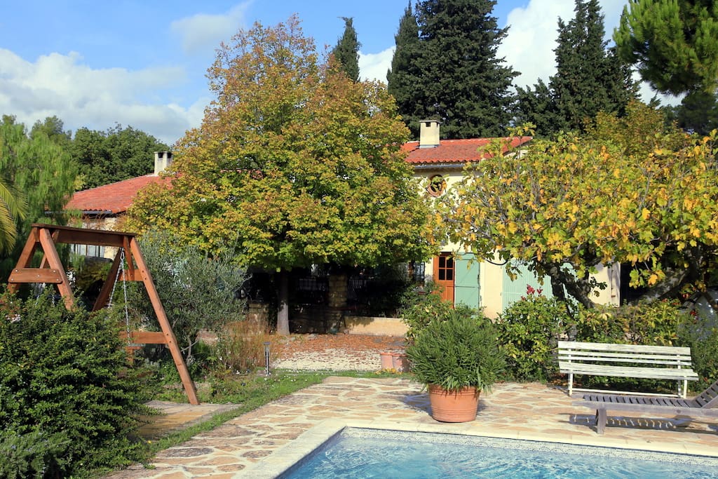 Jardin et piscine disponibles