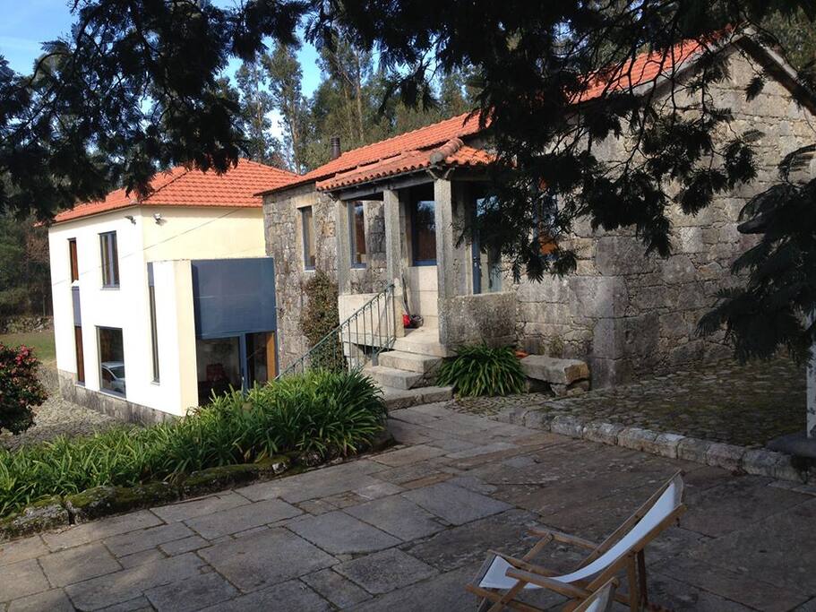 Vista da casa a partir da eira no jardim