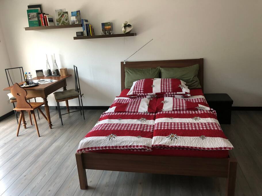 140 cm breites Doppelbett