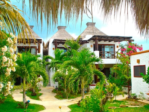 VILLA MOOPICH - OCEAN FRONT WITH 6 BEDROOMS