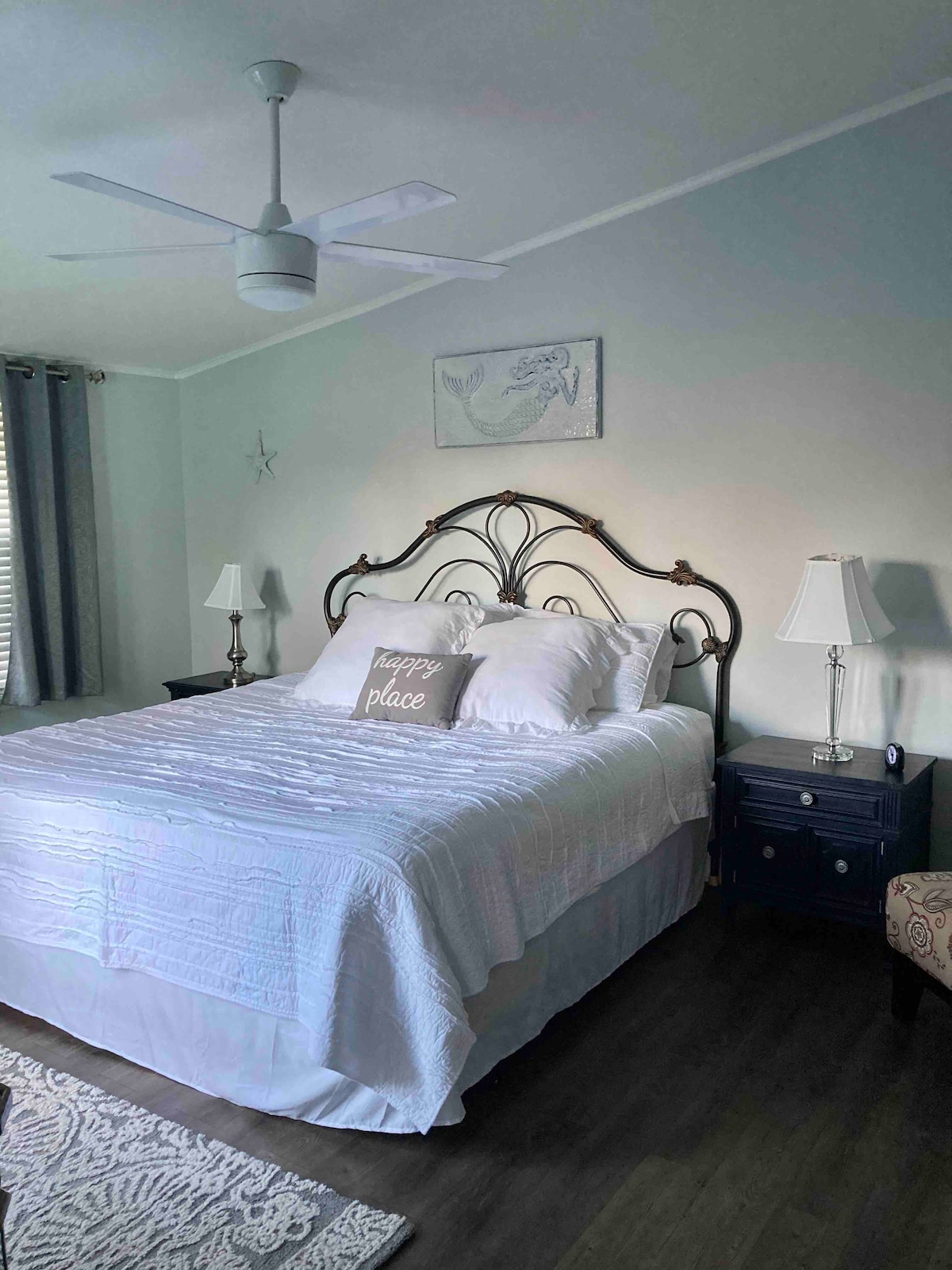 Hoofdslaapkamer, kingsize bed 