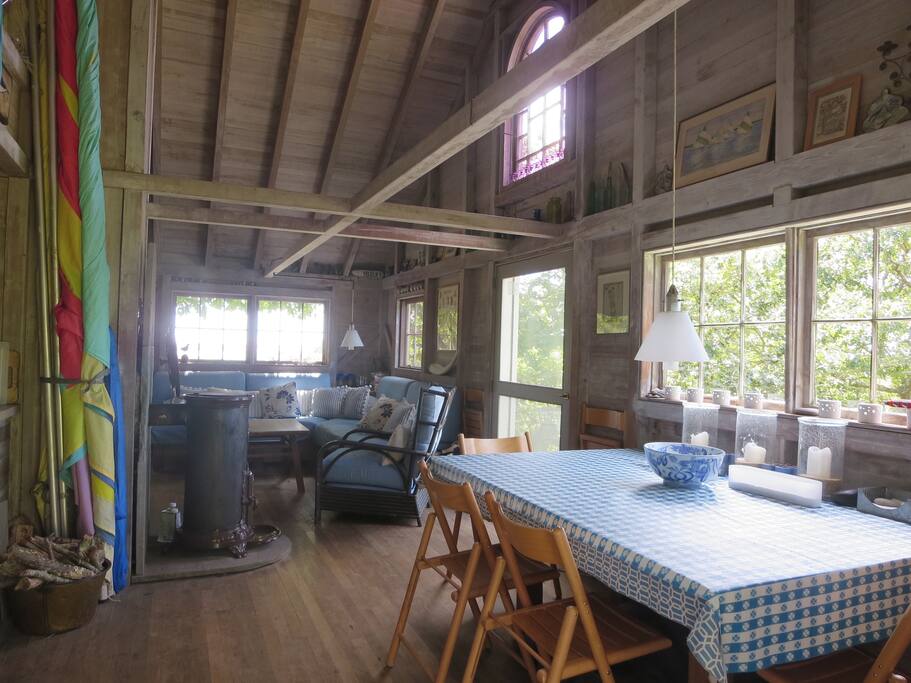 dining room to living room