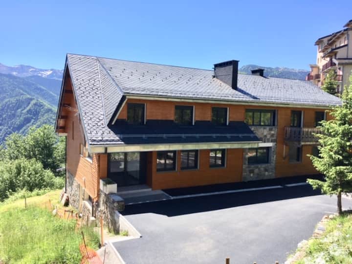 Chalet of the 3 Domains