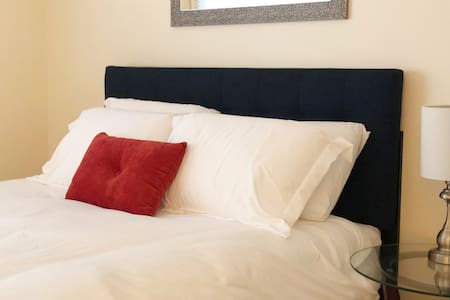 Cozy Studio with Charm with Parking Included