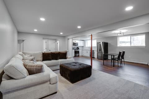 Successful Airbnb property: Spacious garden level suite close to Red Rocks in Wheat Ridge