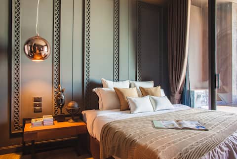 SW1-Saturdays Residence 1 BR Suite with balcony